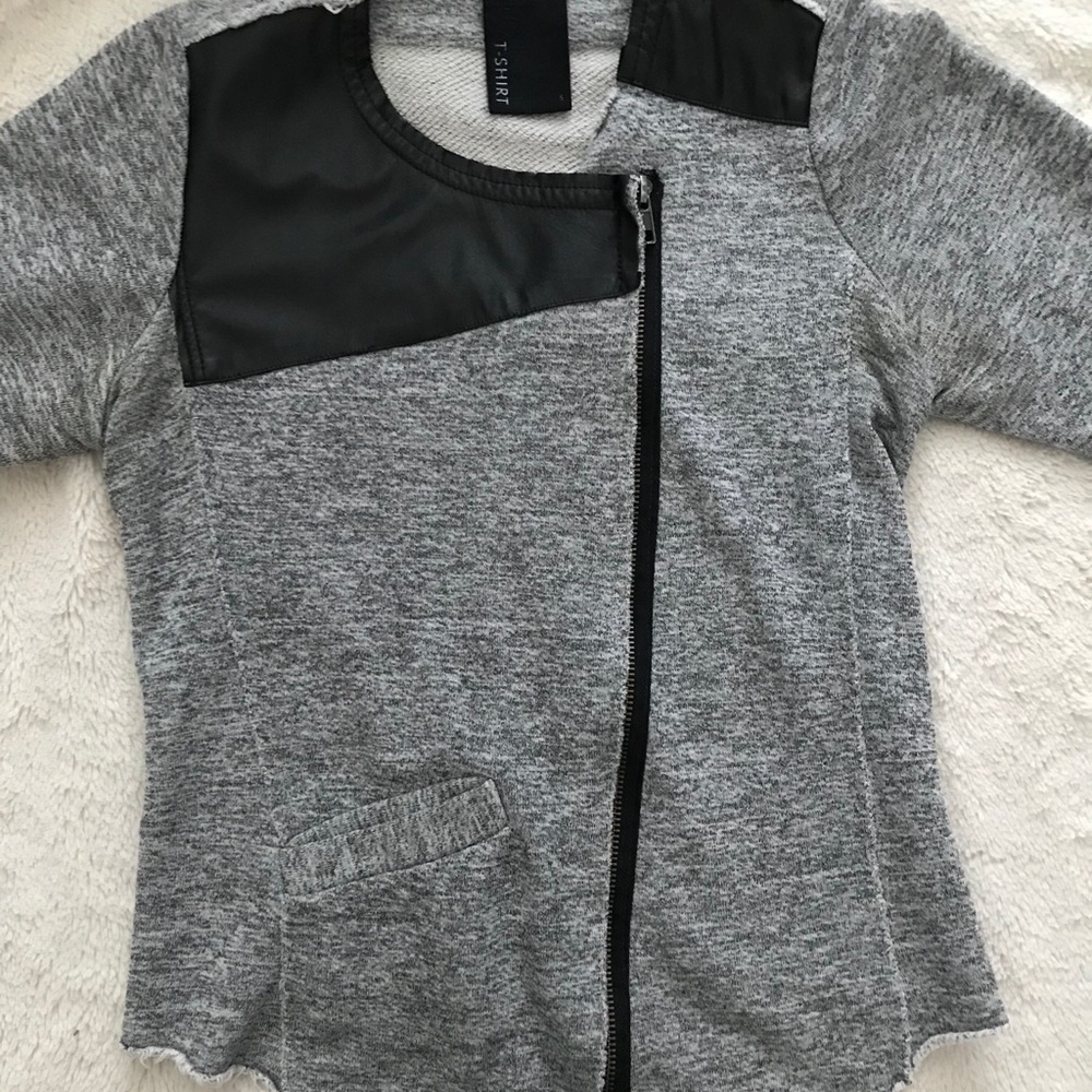 Tshirt brand, moto jacket sweater size small - Picture 2 of 8